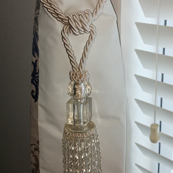 Curtain Luxury Tie Back Pair - Picture 4 of 4